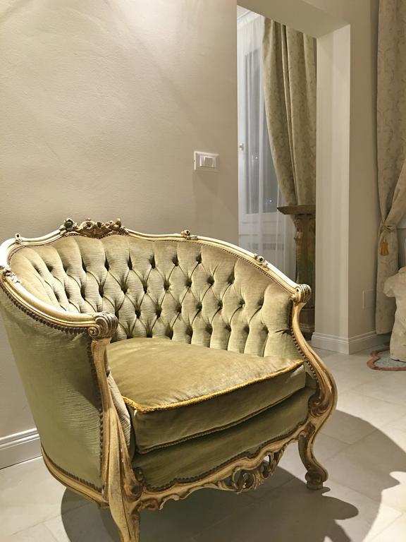 Michelle In Charming Apartment Venice