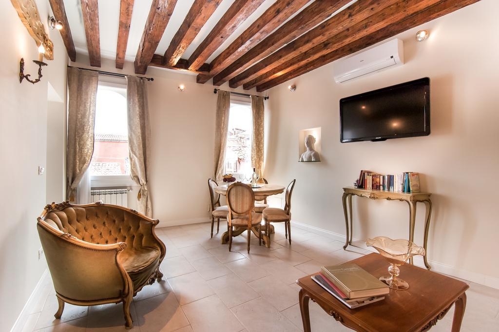 Apartment Michelle In Charming Venice